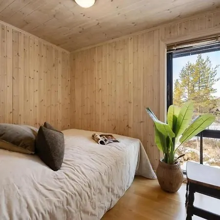 Feriehus Family By The River In Hovden