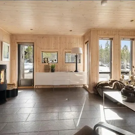 Family By The River In Hovden בית נופש