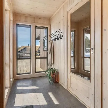 Feriehus Family By The River In Hovden