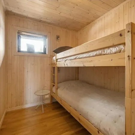 Feriehus Family By The River In Hovden